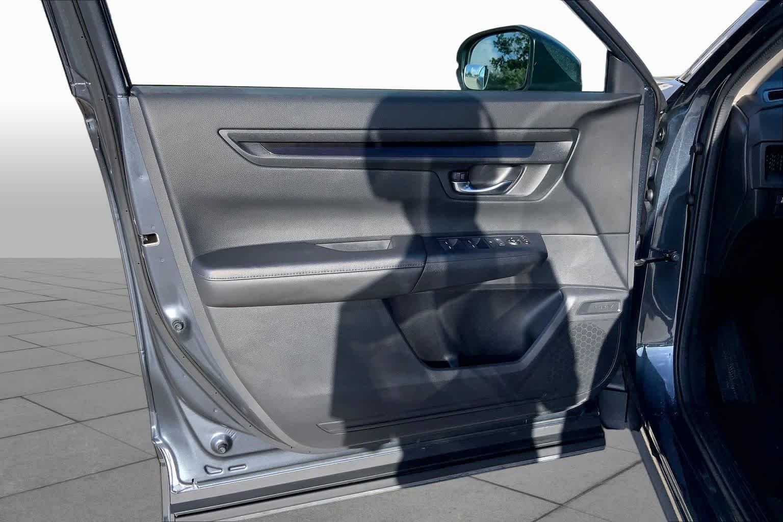 Used 2025 Meteorite Gray Metallic Honda LX image 21