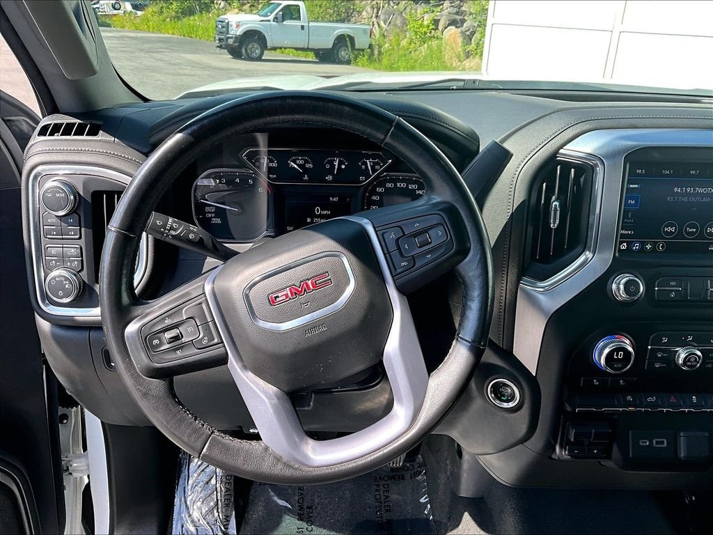 Used 2021 White GMC Elevation image 17
