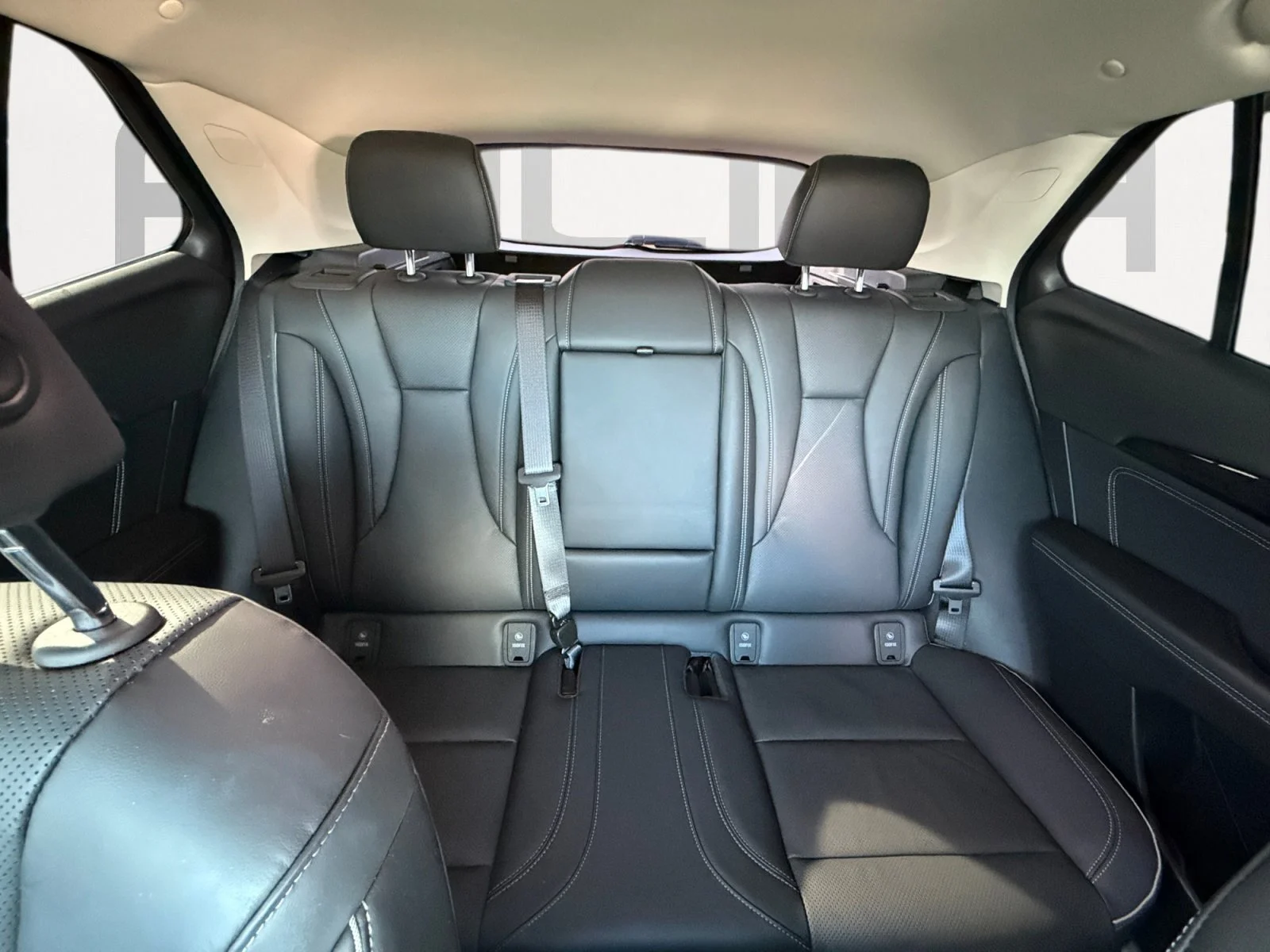 Used 2023 Summit White Buick Essence image 19