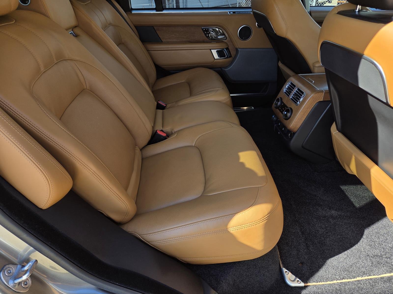 Used 2019 Silicon Silver Premium Metallic Land Rover Autobiography image 40