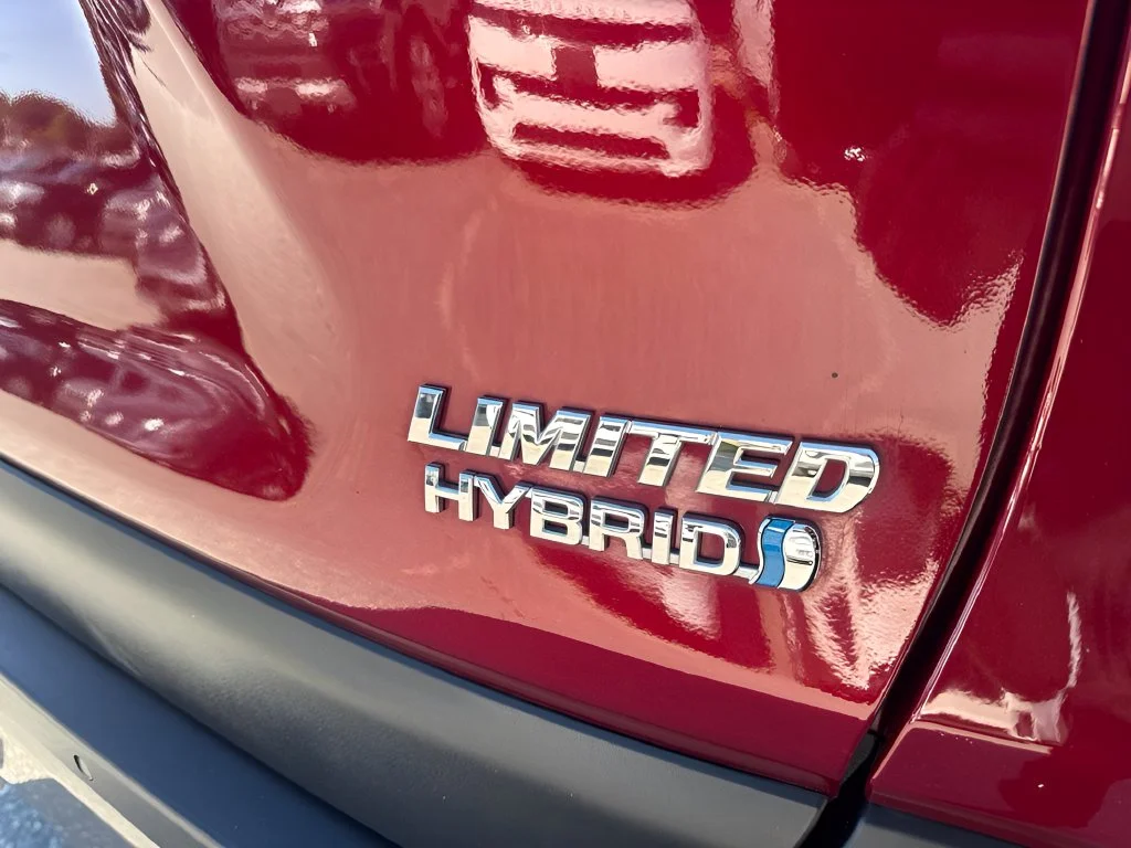 Used 2020 Red Toyota Limited image 31