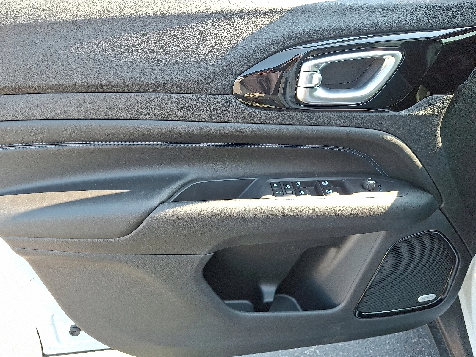 2025 Jeep Compass Latitude - Photo 13