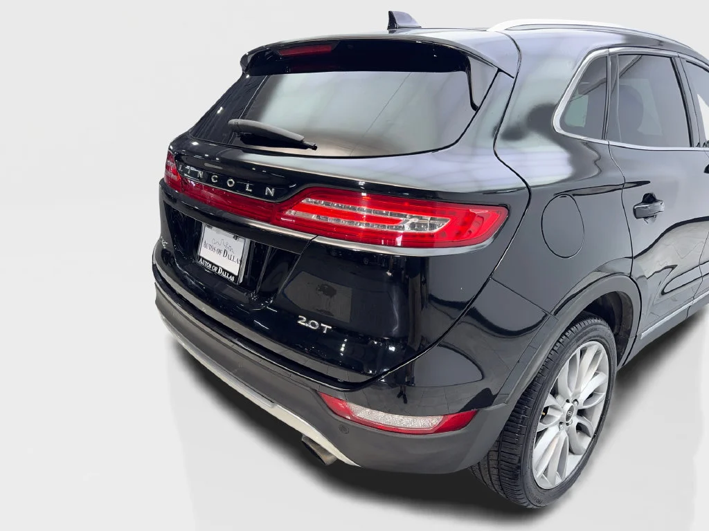 Used 2017 Black Lincoln Reserve image 20