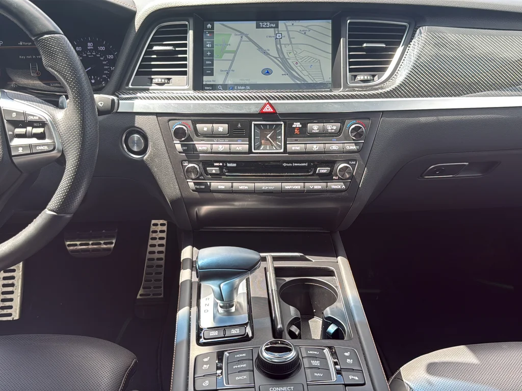 Used 2019 White Genesis 3.3T Sport image 20