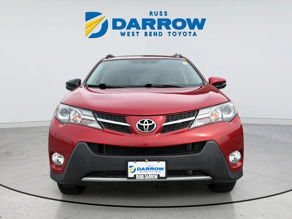 Used 2015 Red Toyota XLE image 13