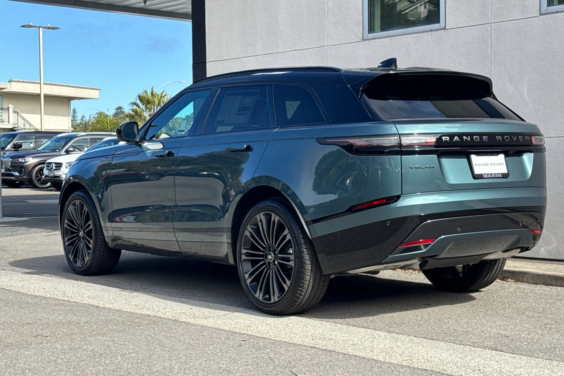 New 2026 Giola Green Land Rover Belgravia Edition image 6