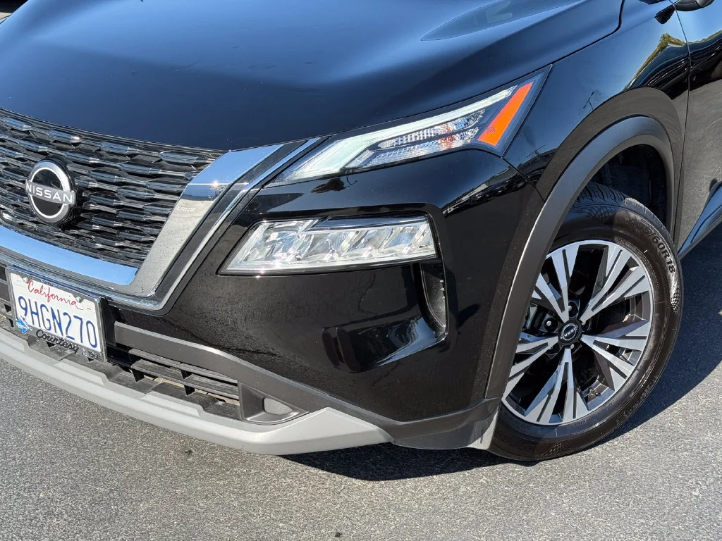 Used 2023 Black Nissan SV image 3