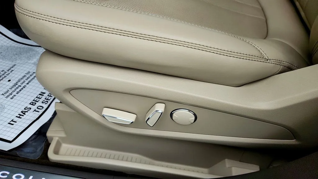 Used 2023 Pristine White Metallic Tri-Coat Lincoln Reserve AWD w/ 2.7L Twin-Turbo V6 & Co-Pilot360 Plus image 12