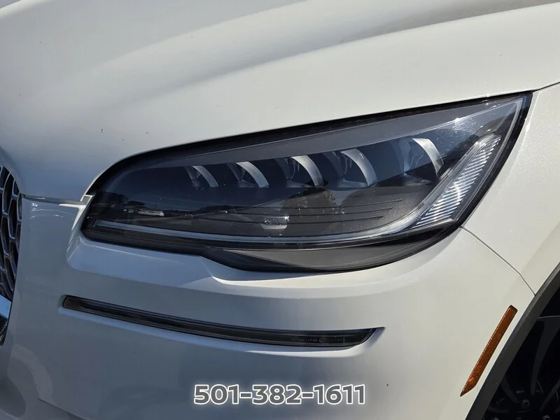 Used 2021 White LINCOLN RESERVE image 11