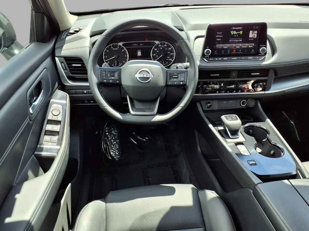 Used 2026 Gray Nissan SV image 4