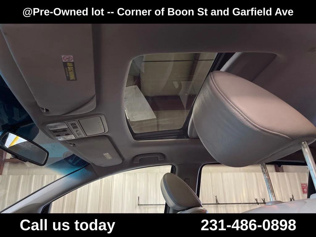 Used 2012  Honda EX-L image 12