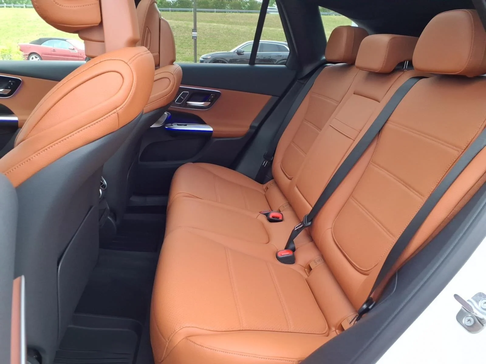 New 2026 WHITE Mercedes-Benz GLC 300 image 17