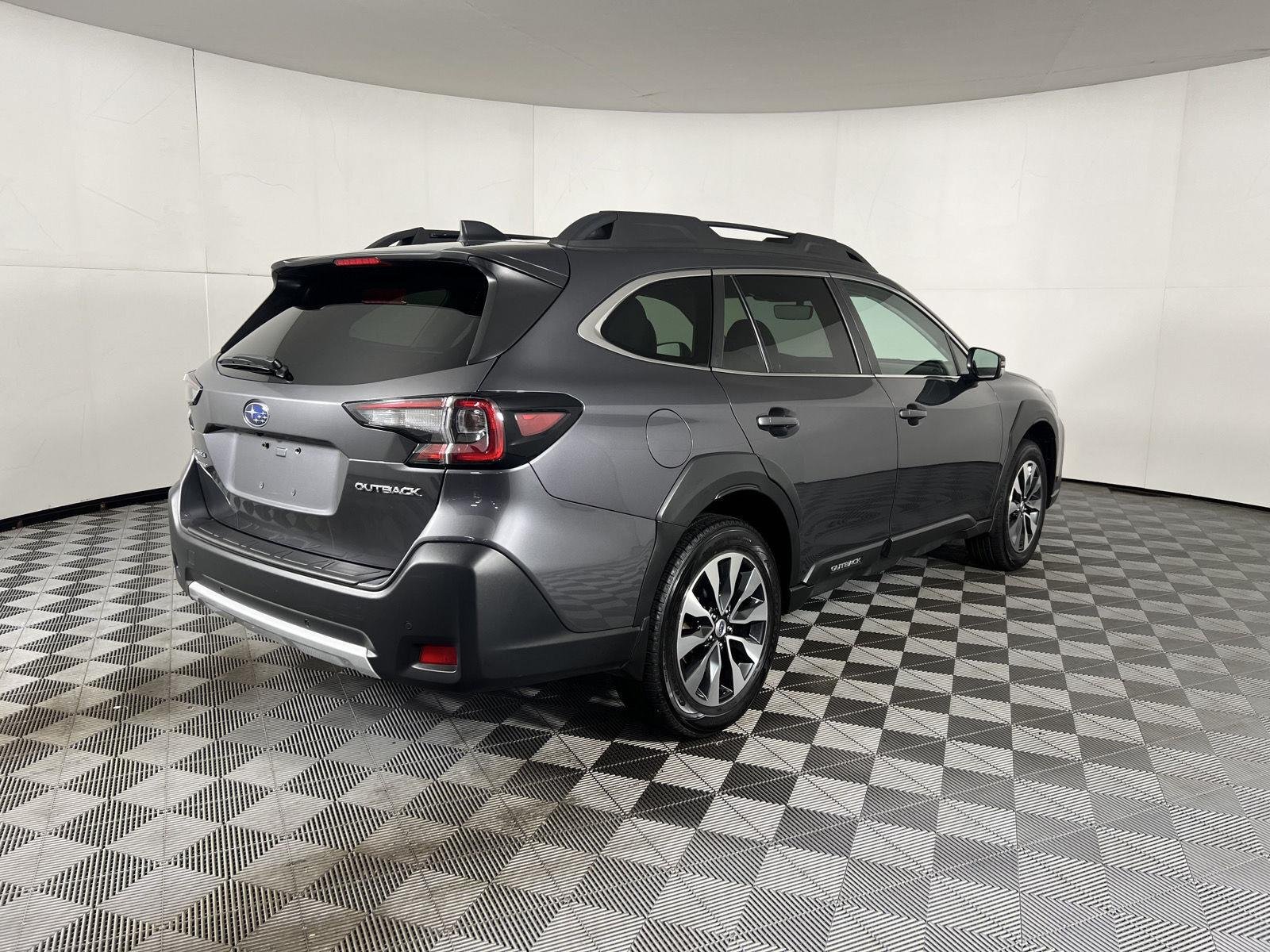 Used 2025 Magnetite Gray Metallic Subaru Limited image 27