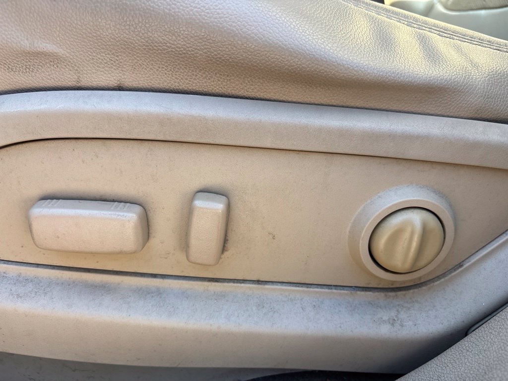 Used 2011  Buick CXL image 18