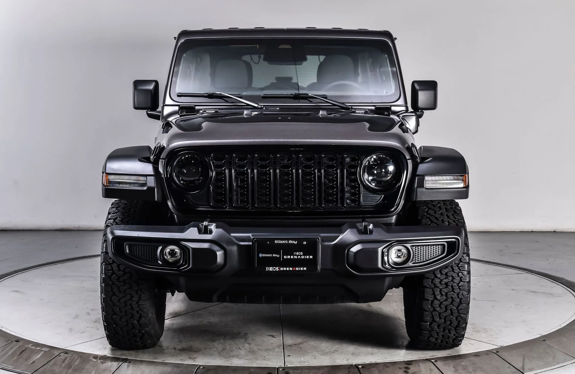 Used 2025 Crystal Metallic Jeep Willys 4xe image 8