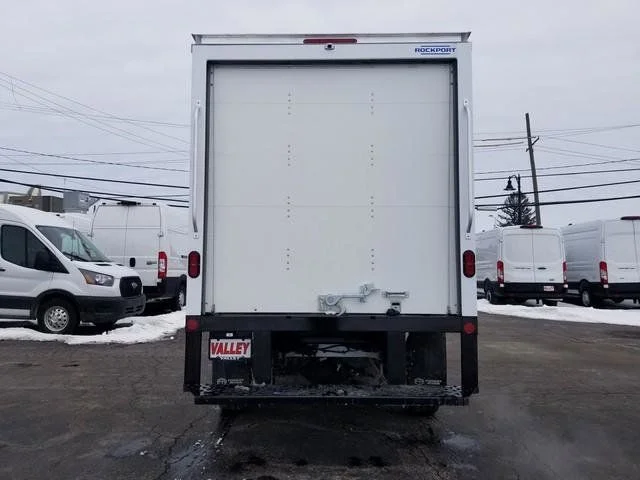 New 2026 Oxford White Ford Cutaway image 32