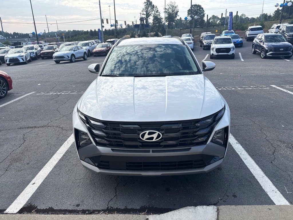 Used 2025 White Hyundai SEL image 3