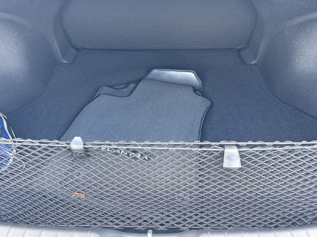 2025 Hyundai Elantra SEL - Photo 18