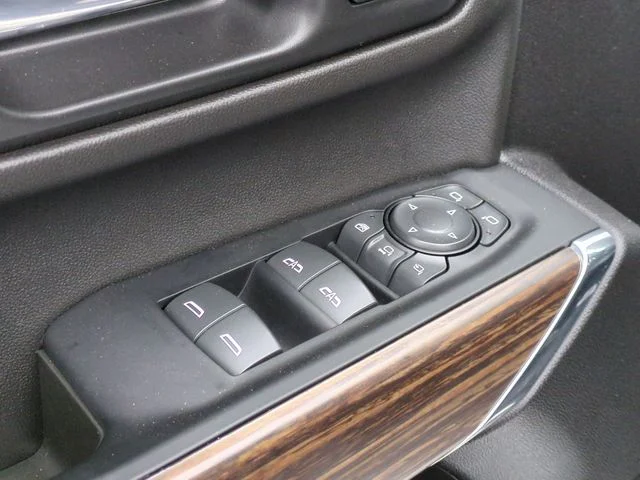 Used 2023 White Chevrolet High Country image 13