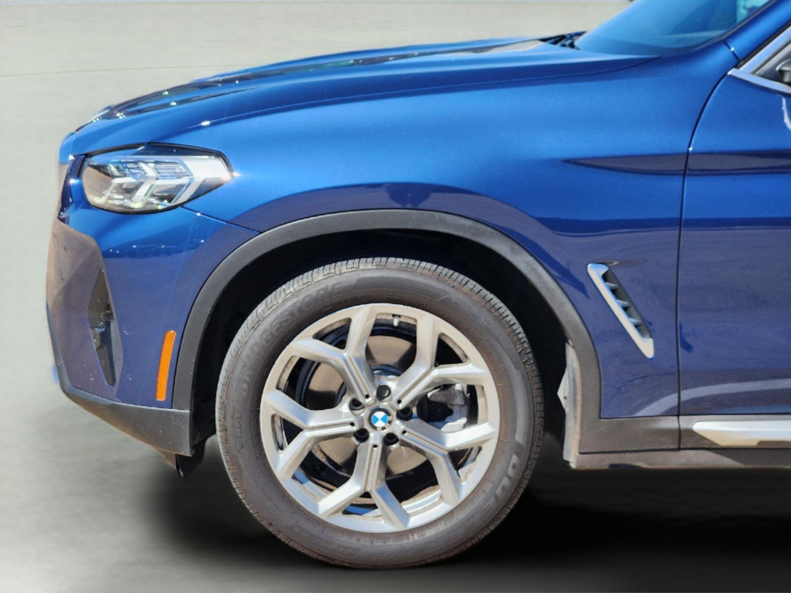 Used 2022 Phytonic Blue Metallic BMW sDrive30i image 8