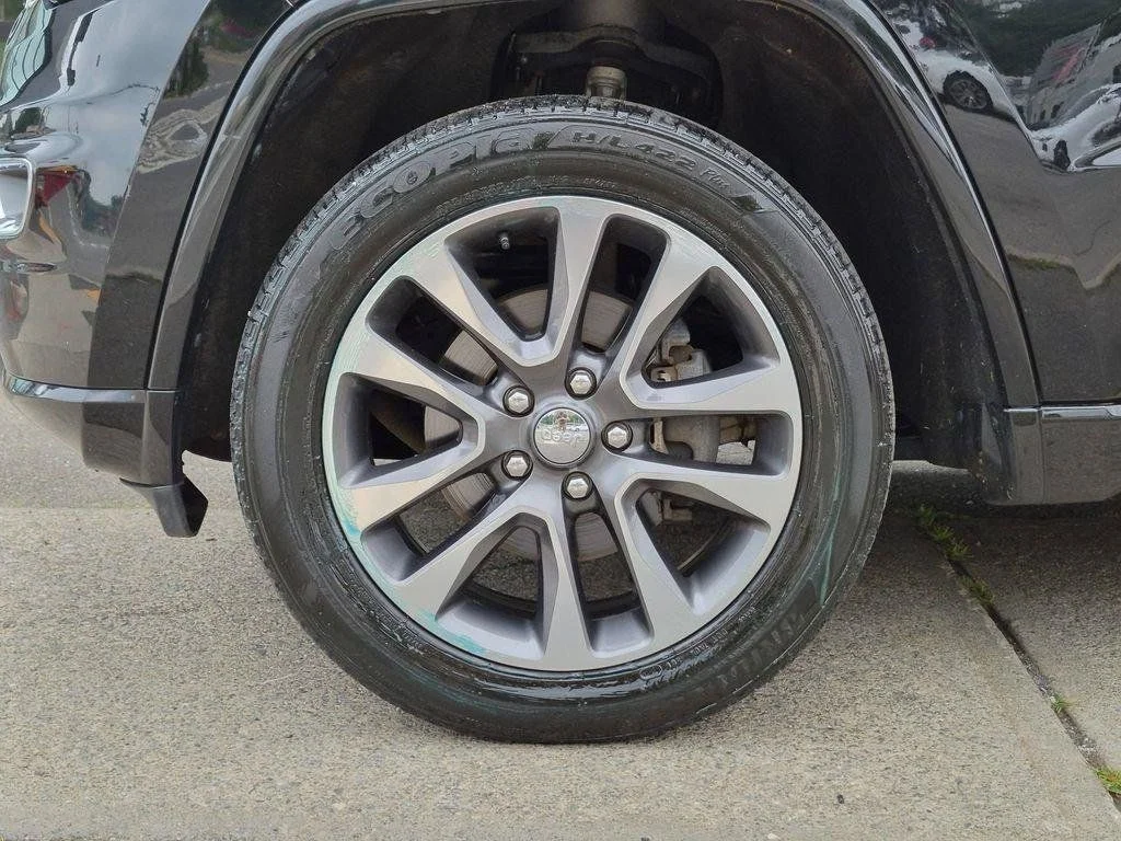 Used 2017 Black Jeep Overland image 32