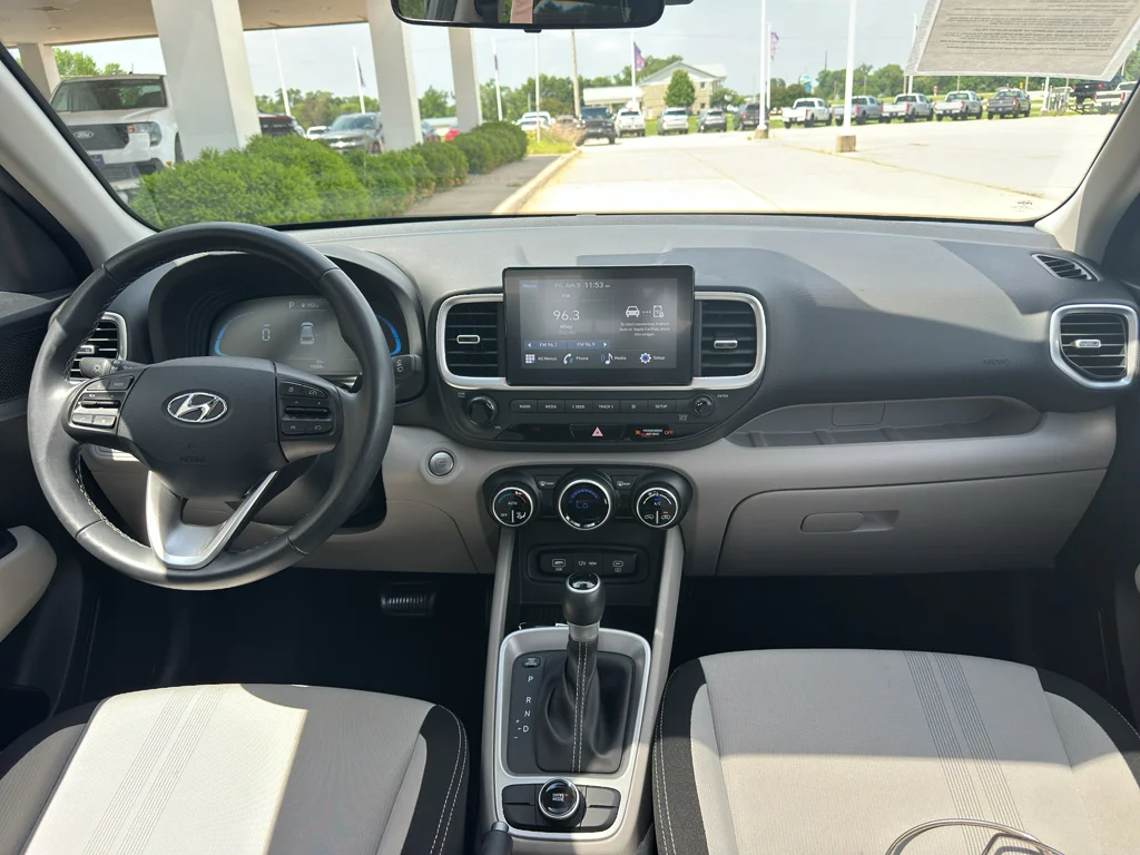 Used 2025 Mirage Green Hyundai SEL image 11
