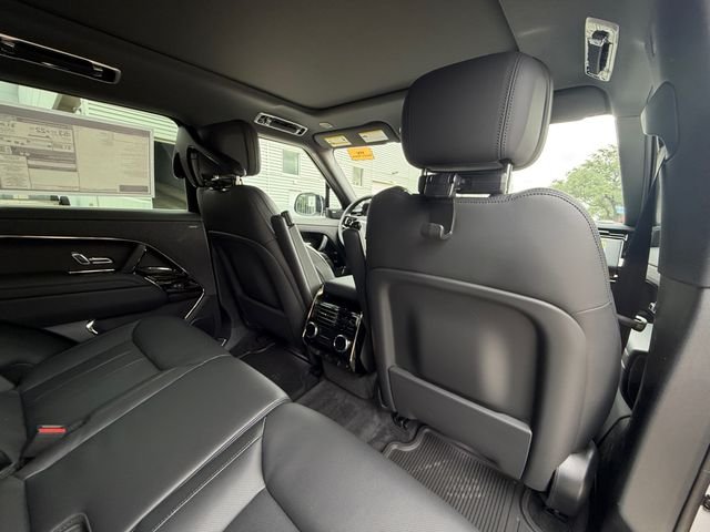 New 2026 Borasco Grey Land Rover Dynamic SE image 17