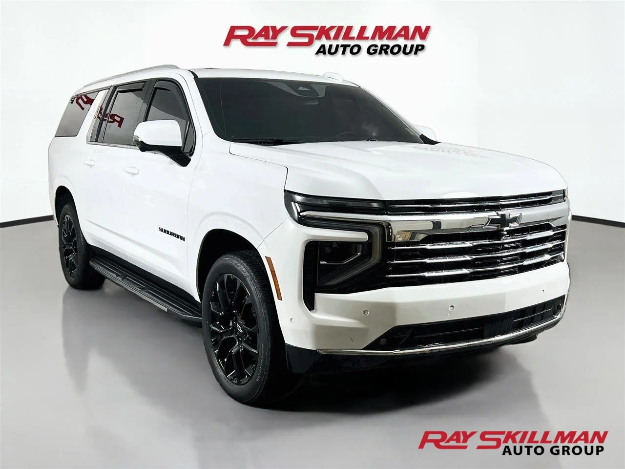 Used 2025 Summit White Chevrolet LT image 1