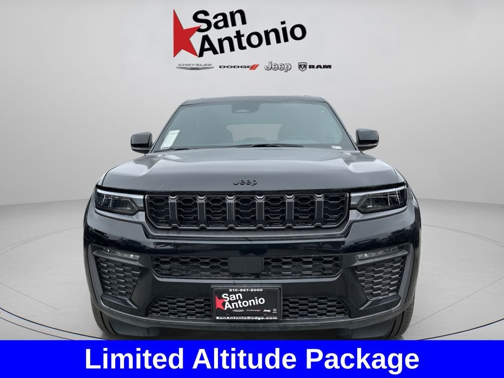 New 2026 Diamond Black Crystal Pearlcoat Jeep Limited image 4