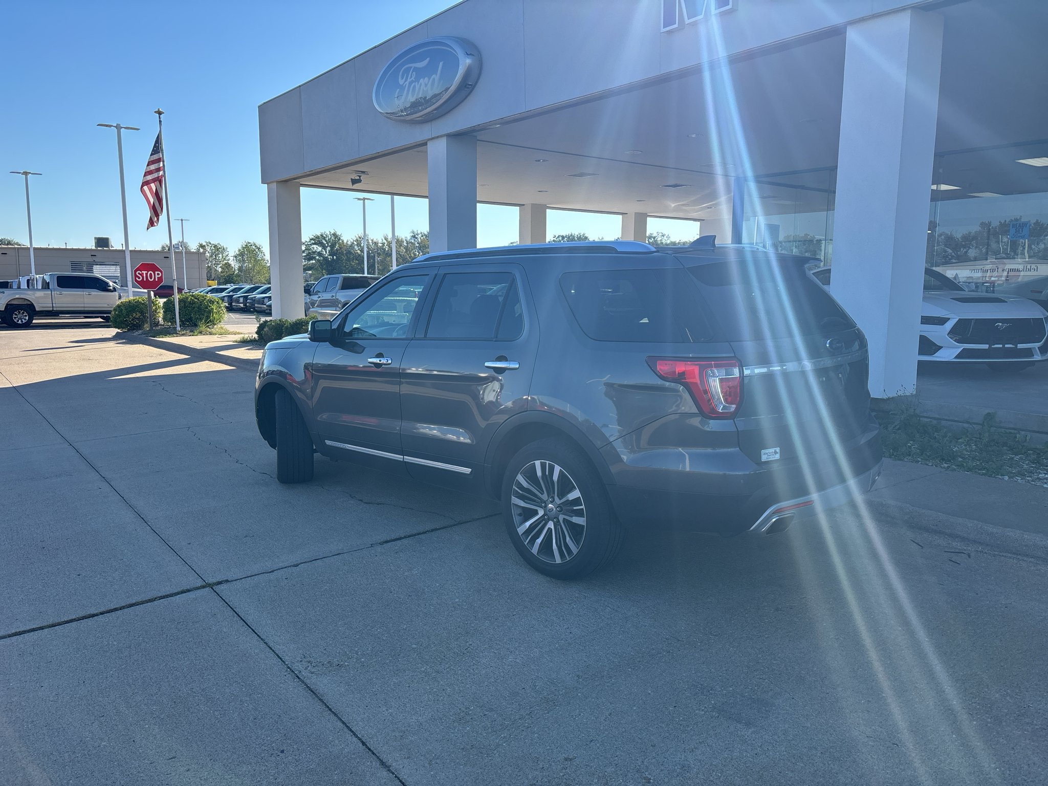 Used 2017 Magnetic Metallic Ford Platinum image 13