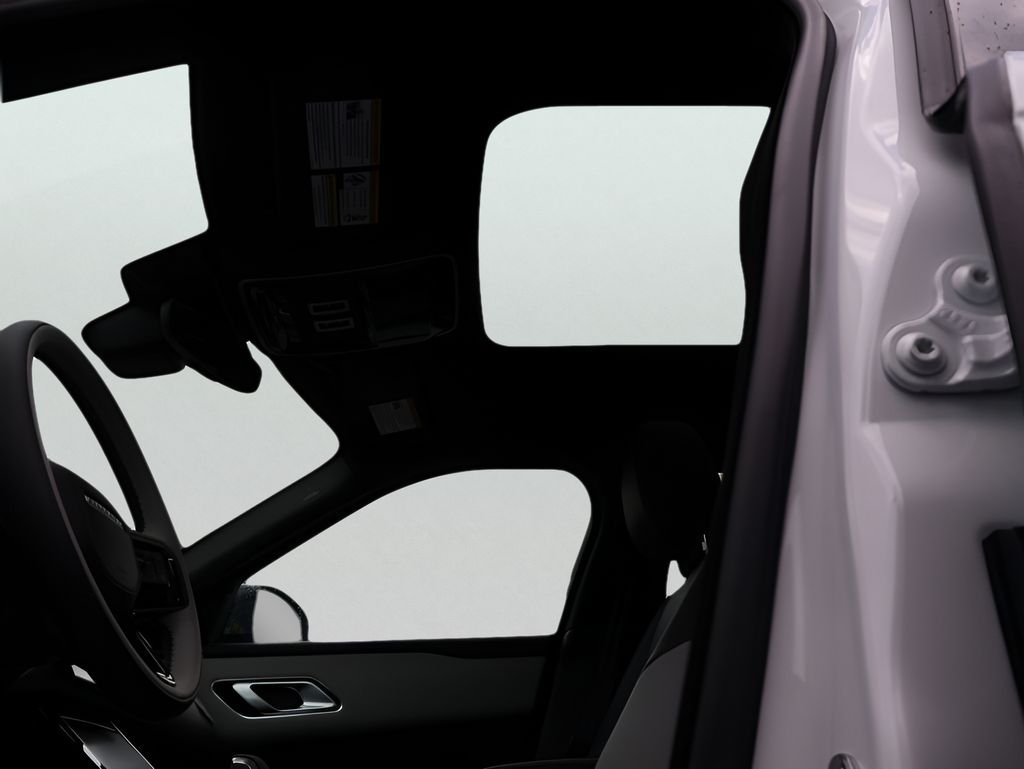New 2026 Fuji White Land Rover  image 38
