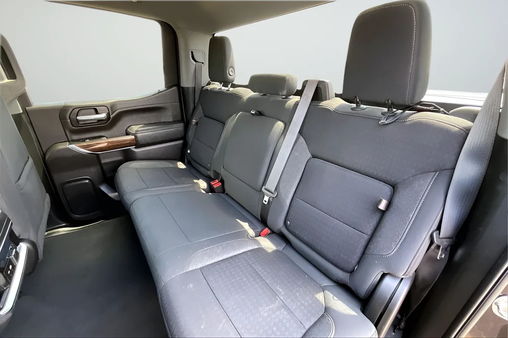 Used 2021 Brown GMC Elevation image 19