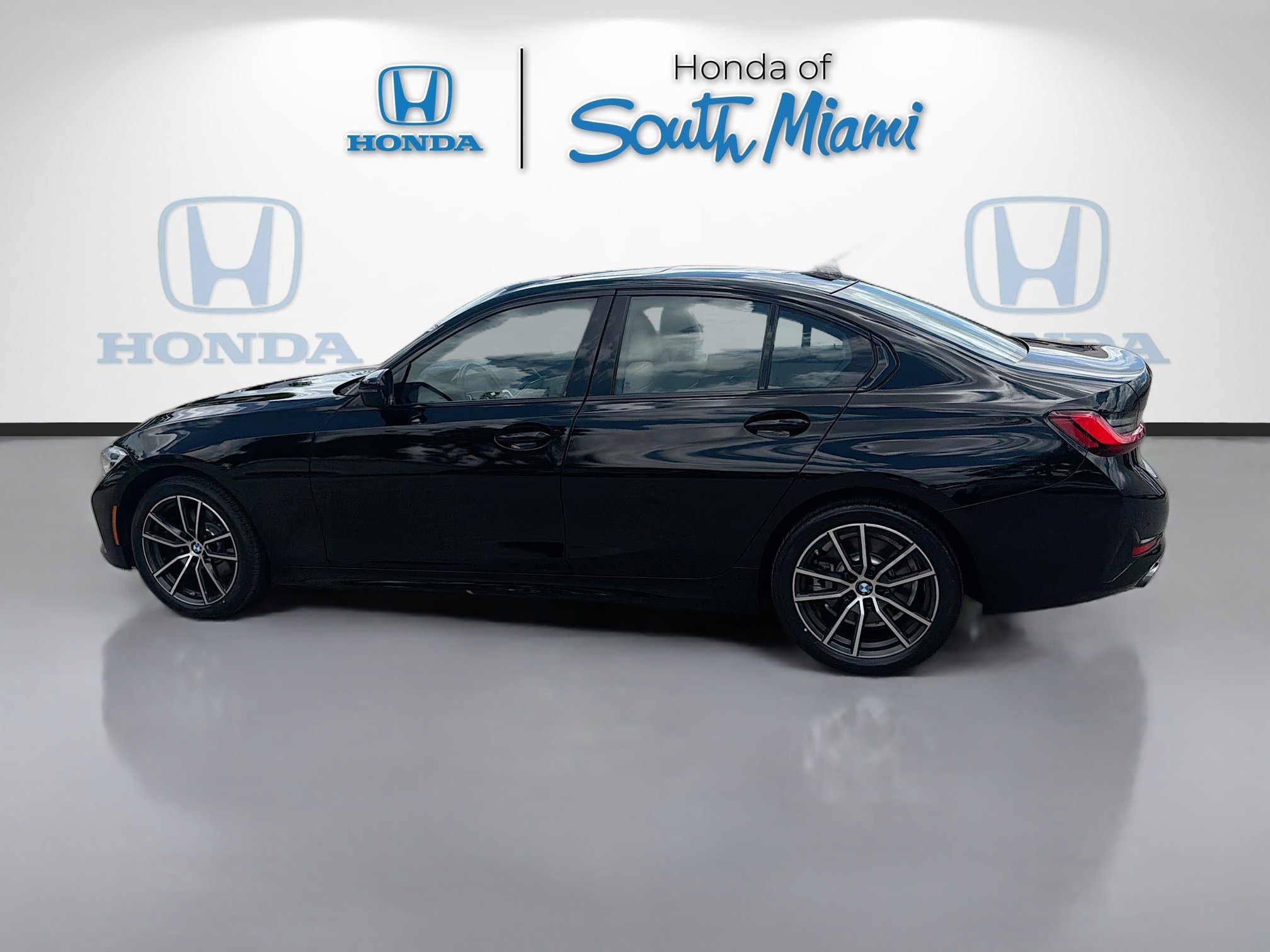 Used 2022 Jet Black BMW 330i image 4