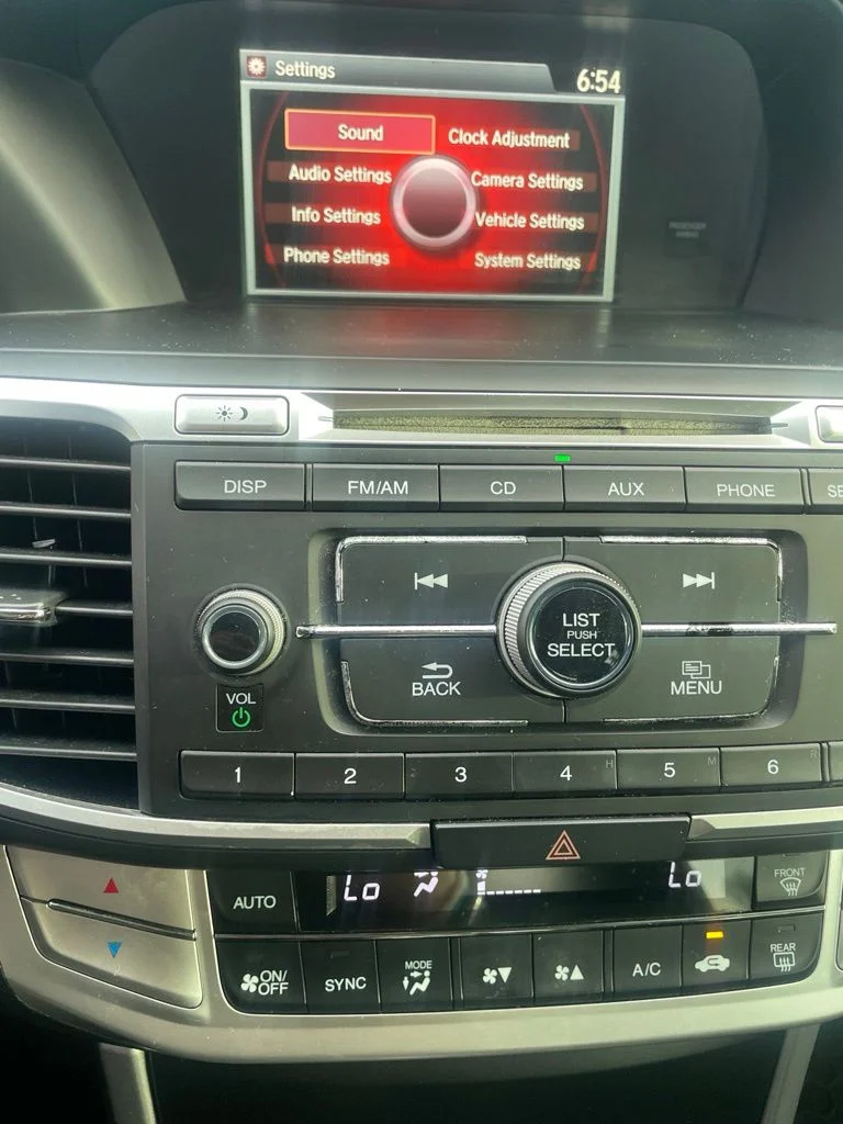 Used 2014 Alabaster Silver Metallic Honda Sport image 3