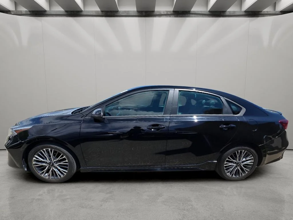 Used 2024 Aurora Black Kia GT-Line image 4
