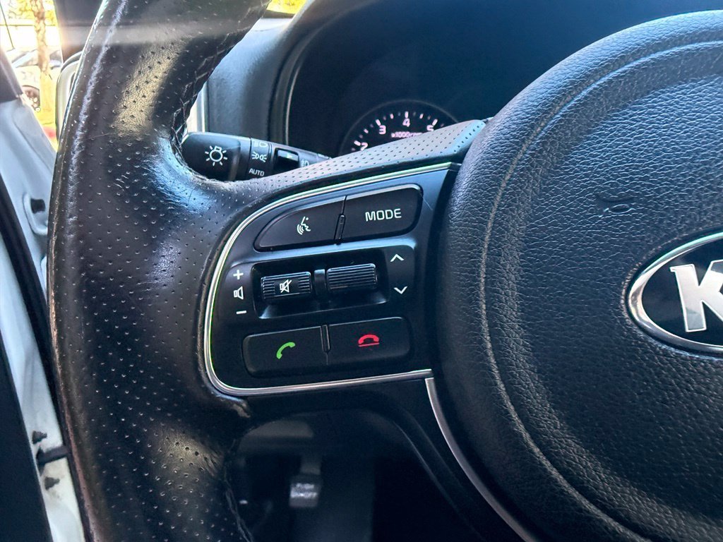 Used 2019 Snow White Pearl Kia EX image 17