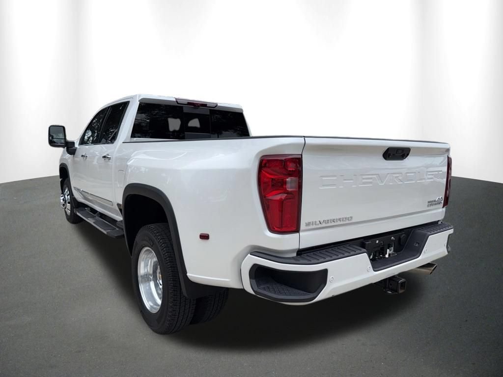 Used 2025 Iridescent Pearl Tricoat Chevrolet High Country DRW image 22
