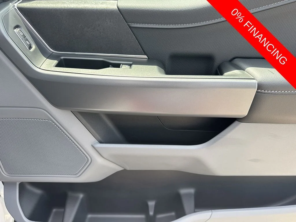 New 2026 Oxford White Ford XLT image 14
