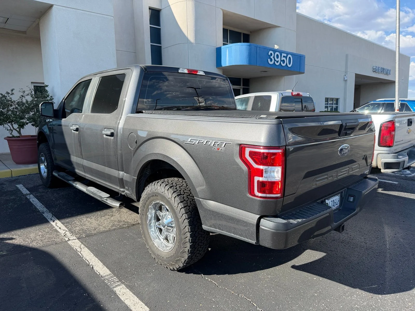Used 2020 Magnetic Ford XL image 7