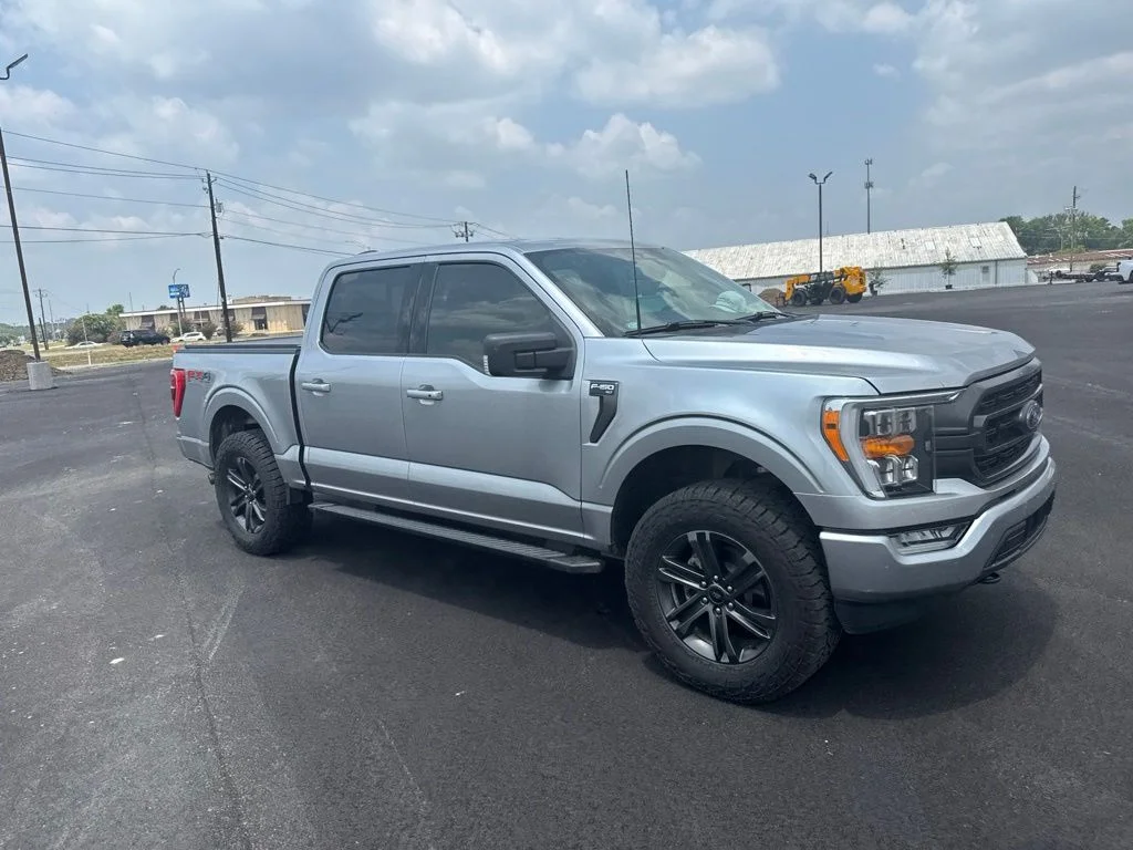 Used 2022 Silver Ford XLT image 16