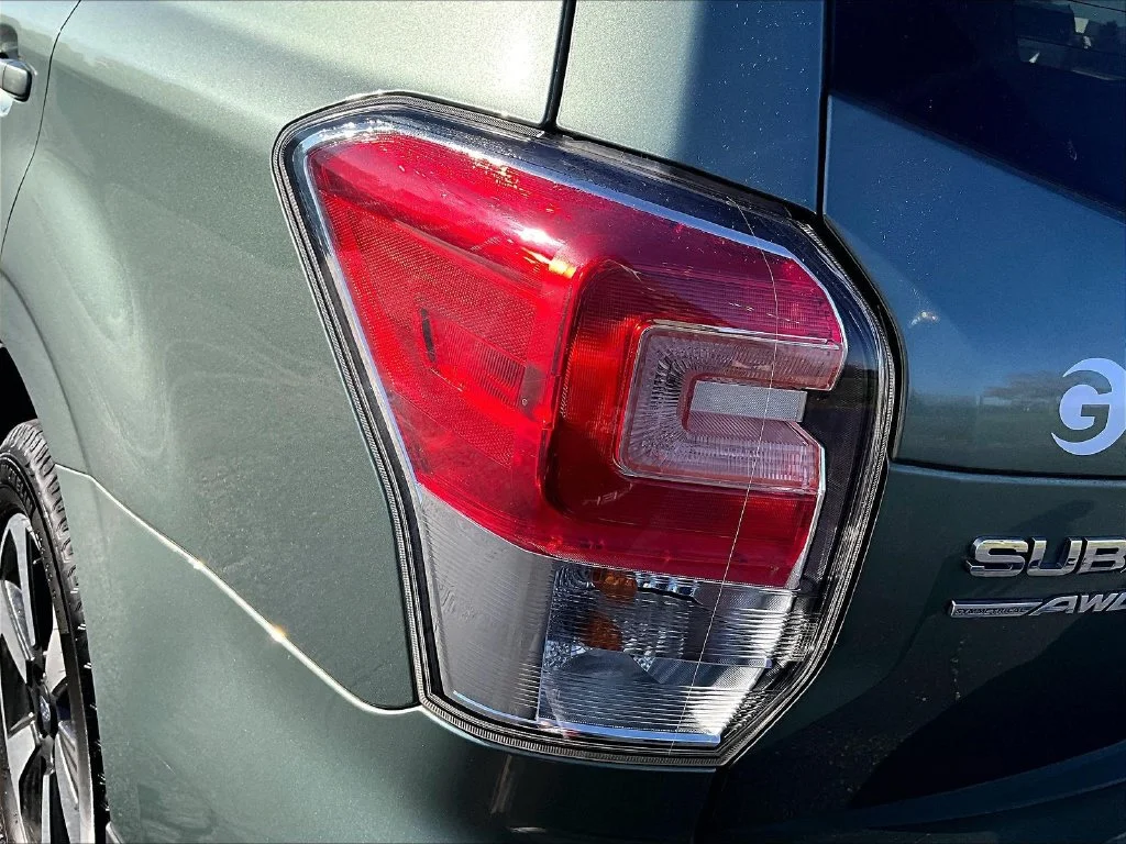 Used 2017 Green Subaru 2.5i Premium image 28