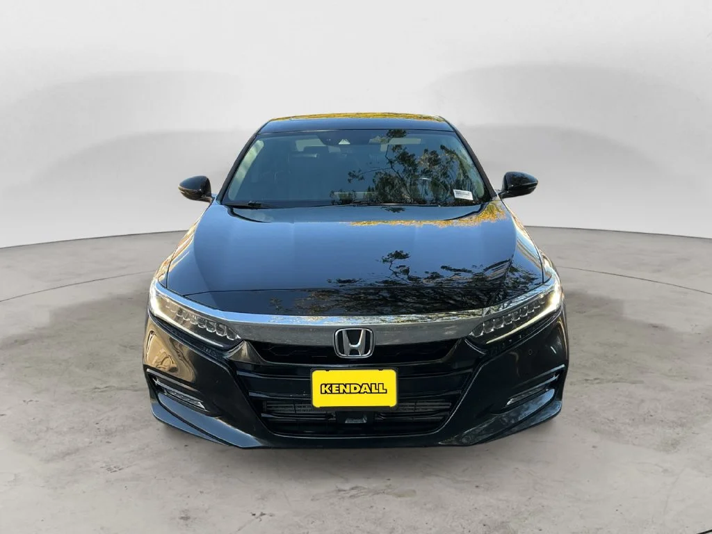 Used 2018 Black Honda Touring image 3