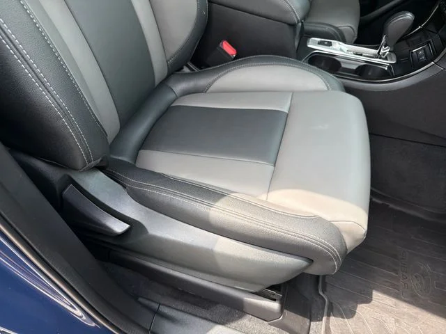 Used 2022 Blue Subaru Onyx Edition image 26