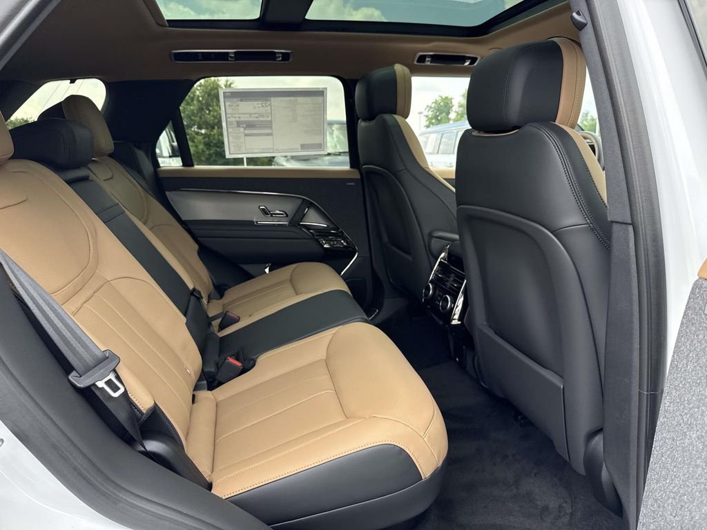 New 2026 Ostuni Pearl White Land Rover Dynamic SE image 14