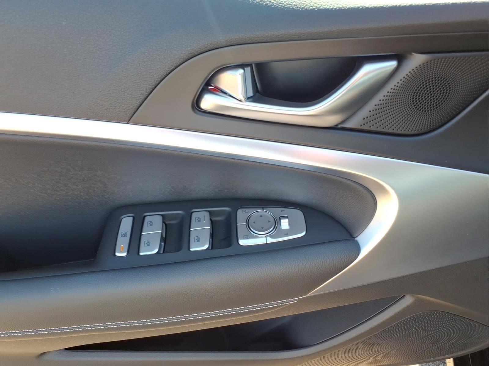New 2027 Black Genesis 2.5T image 15