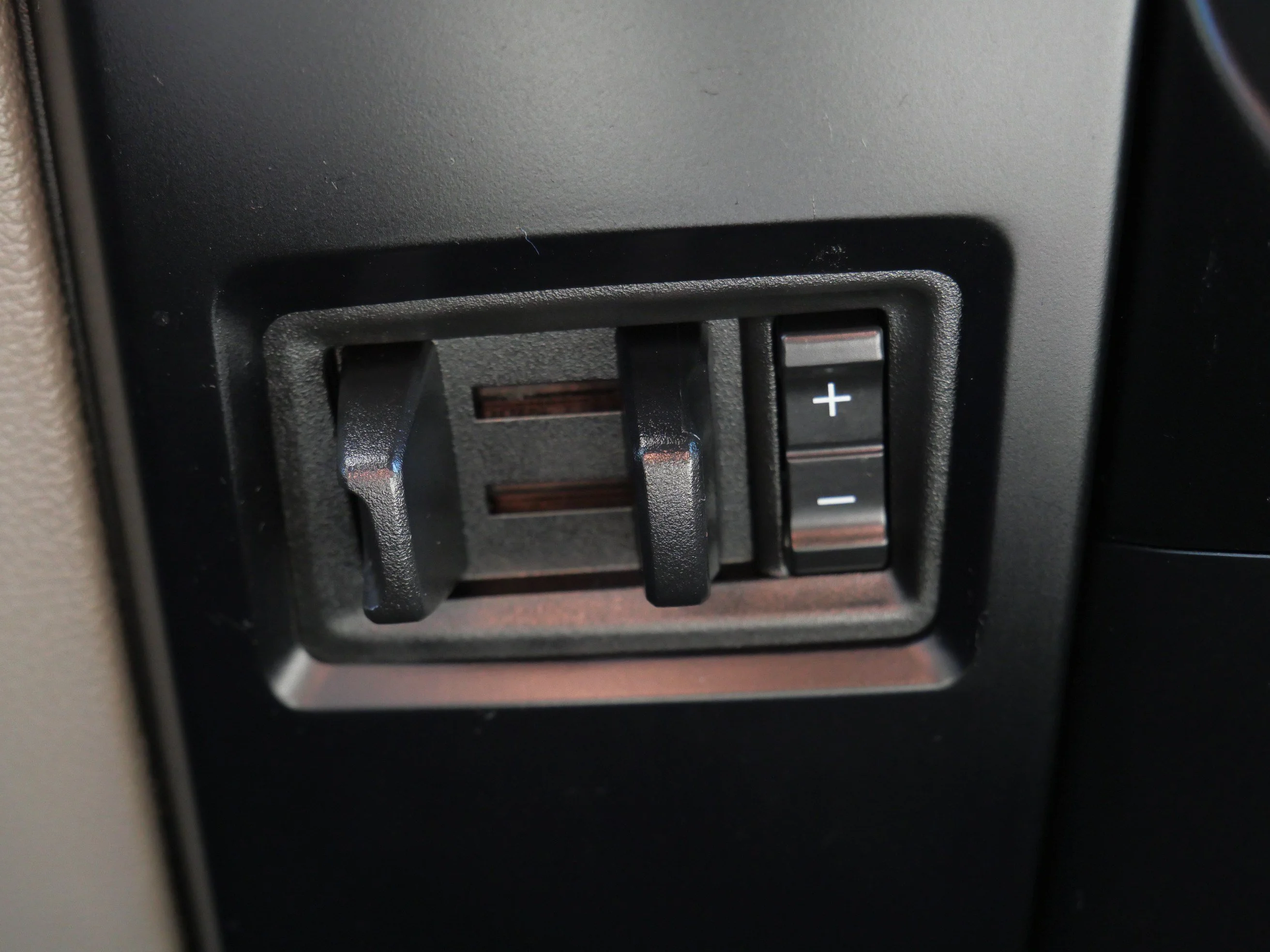 Used 2015 Magnetic Metallic Ford XL image 31
