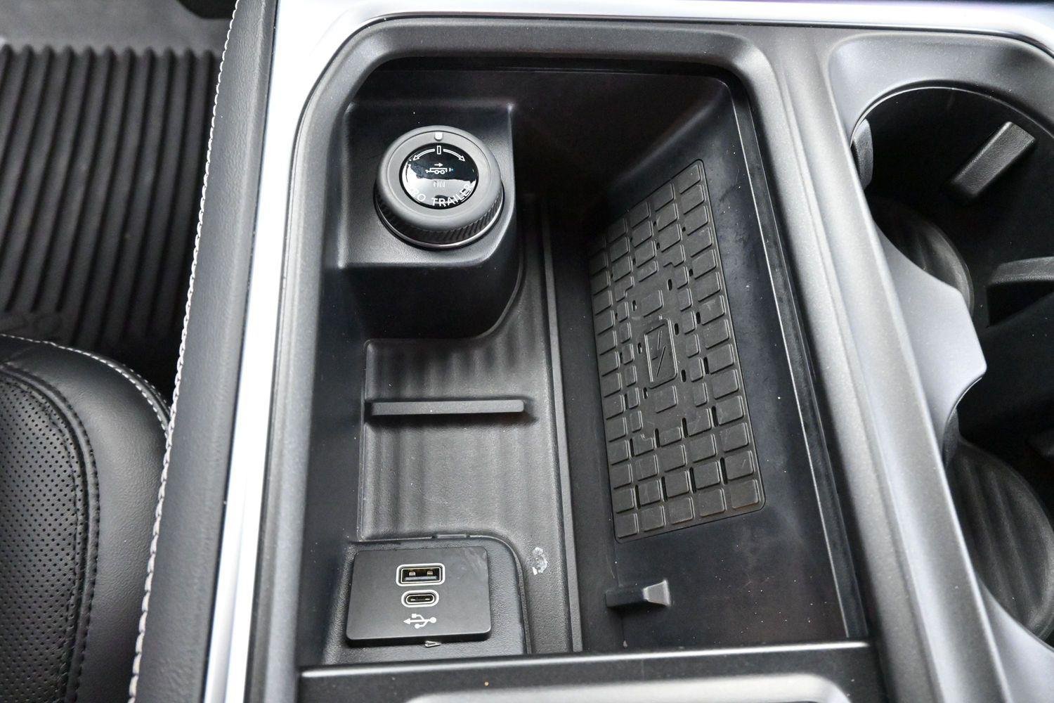 Used 2025 Agate Black Ford Platinum image 32