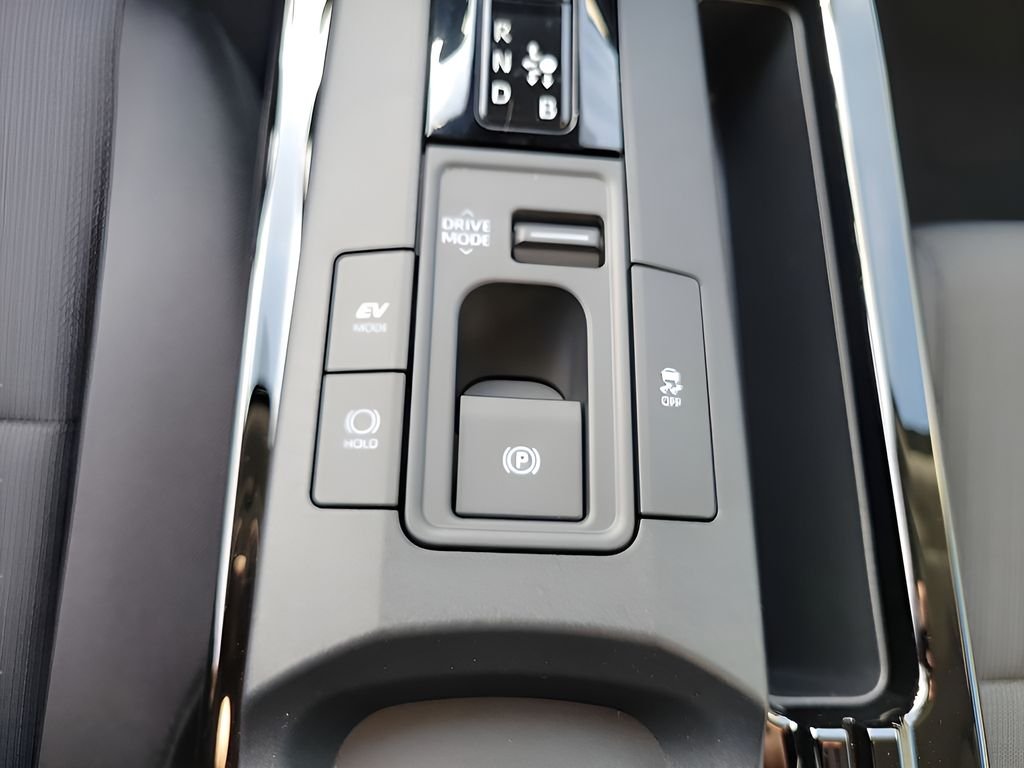 2026 Toyota Prius LE - Photo 22