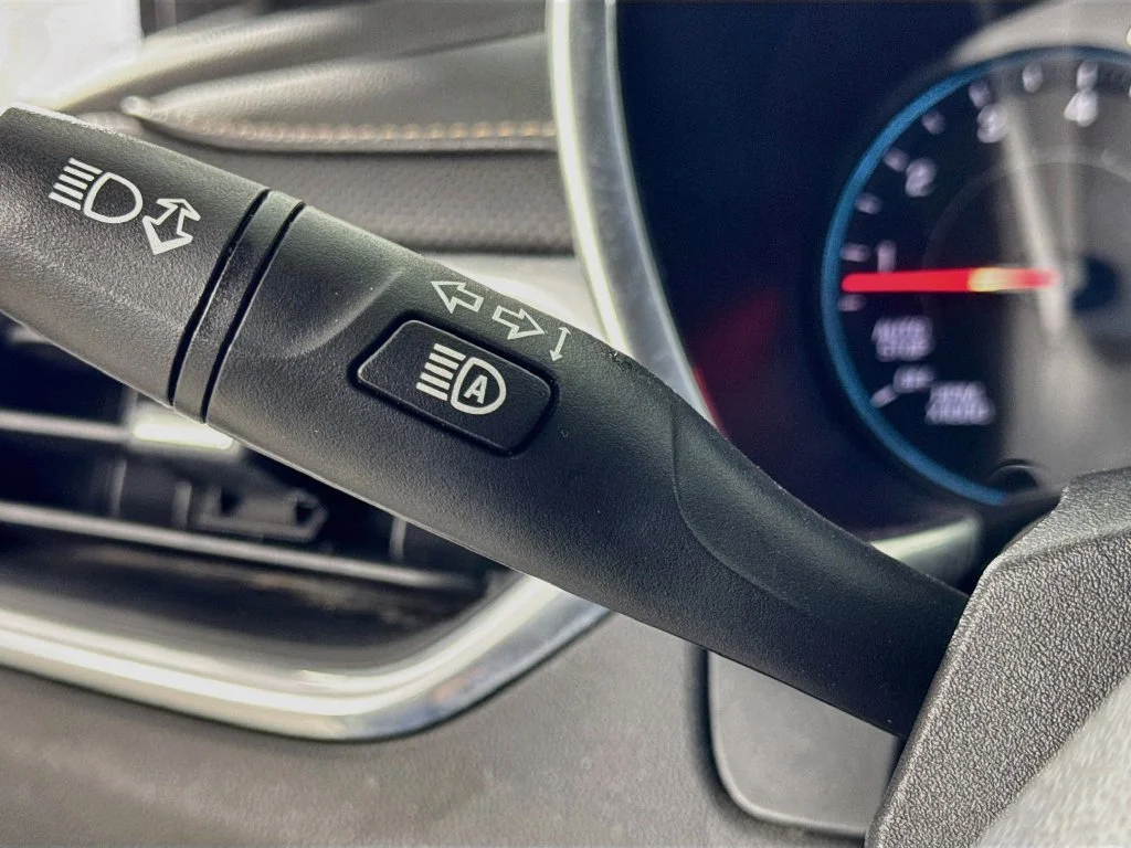 Used 2020 Iridescent Pearl Tricoat Chevrolet Premier image 12