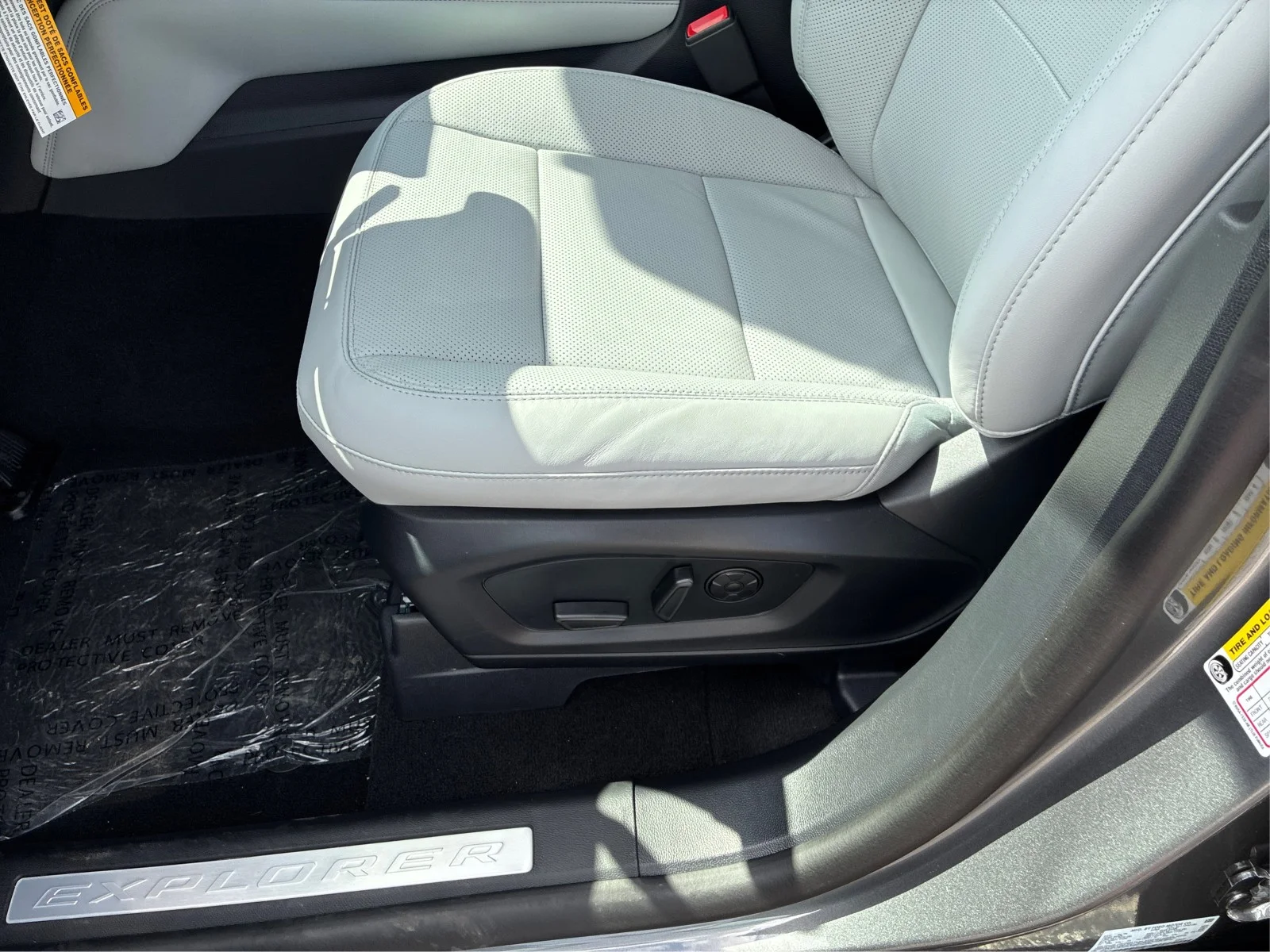 New 2026 Carbonized Gray Metallic Ford Platinum™ image 18